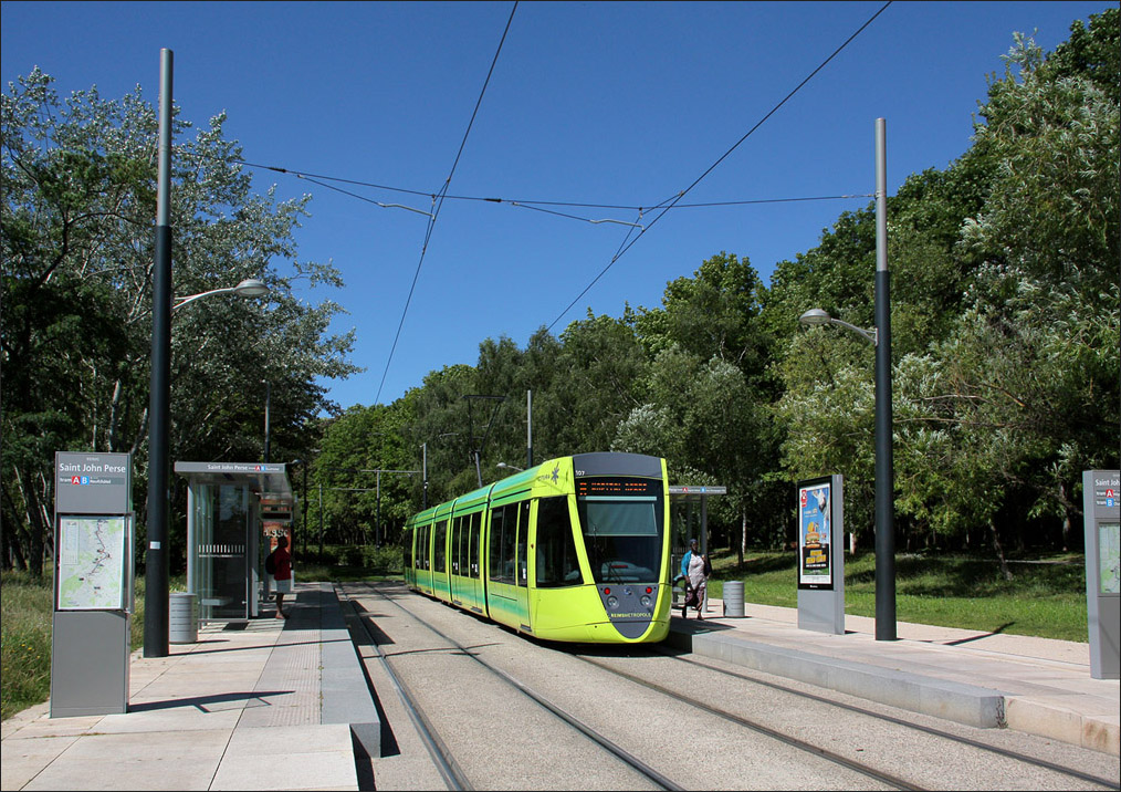 . Haltestelle  Saint John Perse  mit Tram 107. 23.07.2012 (Matthias)