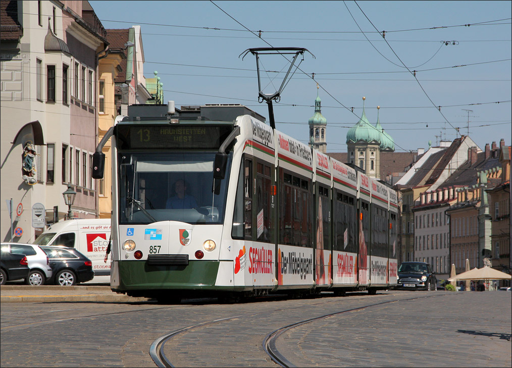 . Siemens-Combino 857 am Ulrichsplatz in Augsburg. 26.05.2012 (Matthias)