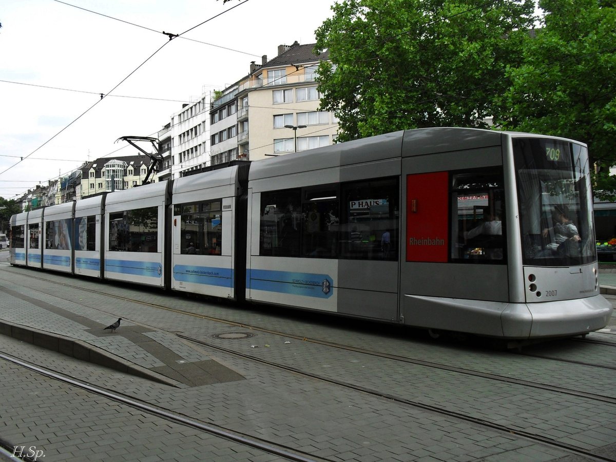 Düsseldorf,Strassenbahn Rheinbahn,SAMSUNG, Aufnahmezeit: 2010:07:31 14:08:13