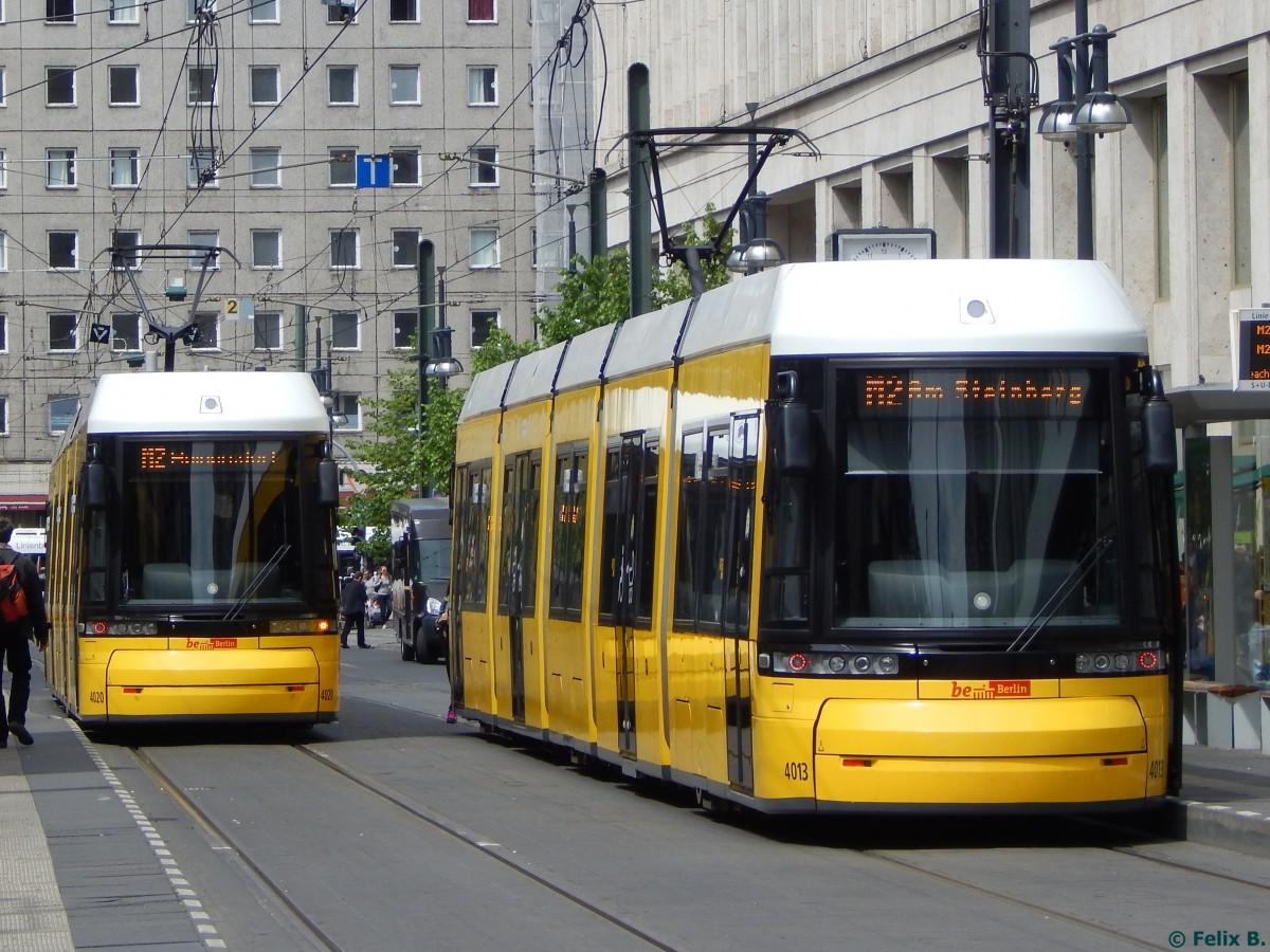 Flexity Nr. 4020 und 4013 der BVG in Berlin.