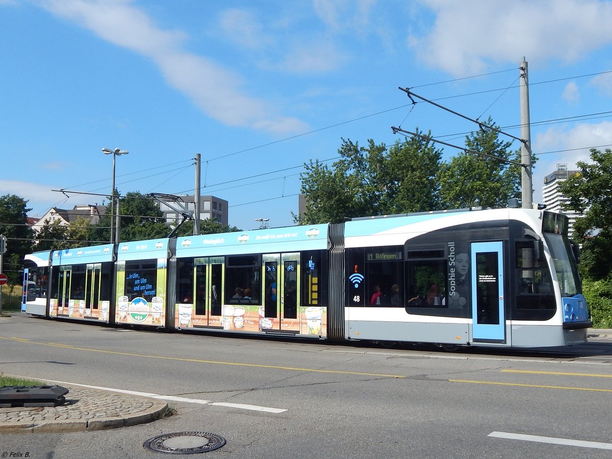 Siemens Combino NF6 Nr.48  Sophie Scholl  der Stadtwerke Ulm in Ulm.
